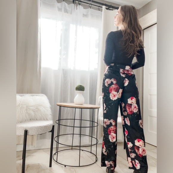 Express Bodysuit - Picture 5 of 8